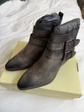 Roan by Bed Stu Ville Boots